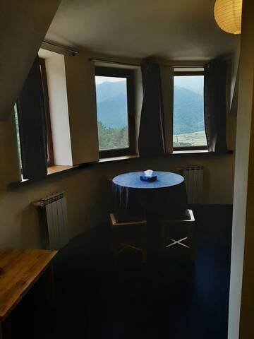 Бюджетный трехместный номер в Гостевом доме LerMont Guest House